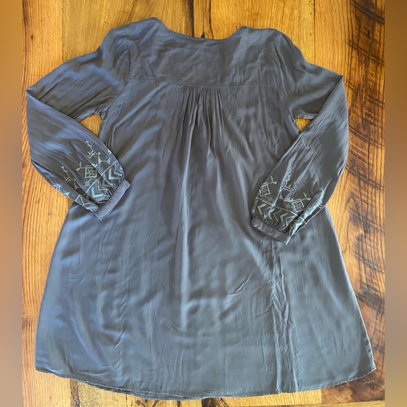 Monoreno Graphite Gray Swim Cover Up/Tunic, Embroidery and Pleats, Size Small - Picture 7 of 7